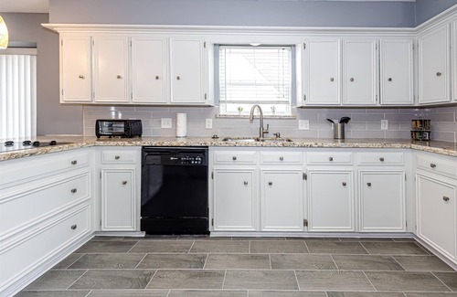 Bammel House | 5-Bedroom Sanctuary w Pool: 25 Mins Downtown SC