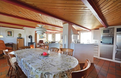 Ronbjerg House | 5 bedroom stunning home in øster assels