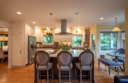 North Queen Anne House | 5-bedroom vacation home just 4 minutes drive to Seattle Cruise Ship Terminal 91