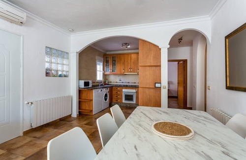 Orihuela Costa Villa | "5 bedroom Villa private Pool and Garden" close to the Sea with Pool & Wi-Fi