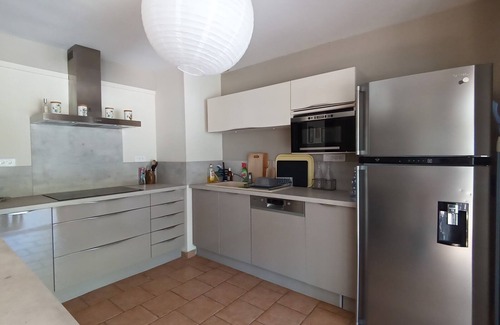 Montjoyer Villa | 5 Bedroom Villa with Swimming Pool and Garden