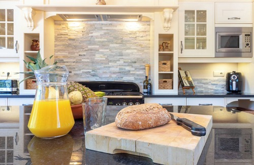 Mato Serrao Villa | 5 Bedroom Villa With Pool, Hot Tub & Stunning Sea View. Close to town and beach