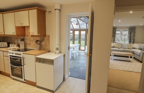 Southam Cottage | 5 GRANGE COTTAGES, pet friendly, with open fire in Priors Marston