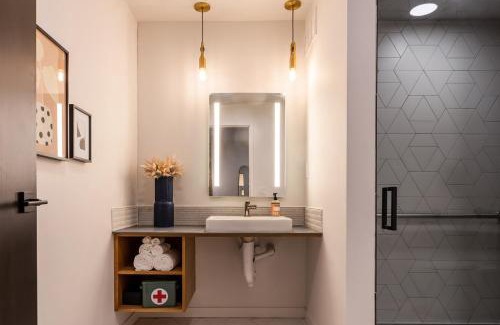 Downtown House | 5 King Bed Suites at The Finnley Hotel in DT GR