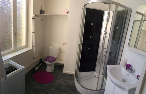 Gare Apartment | 5 min from the sea and the center, open view + garden