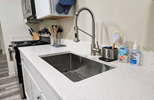 North Charleston House | 5 min to Airport, Coliseum and Convention Center