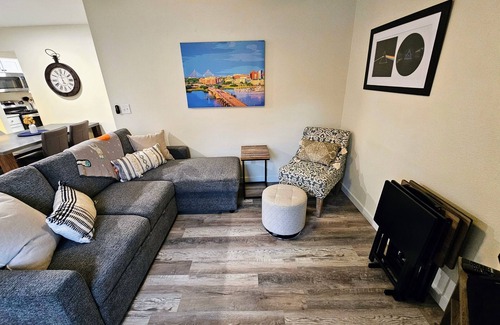 North Charleston House | 5 min to Airport, Coliseum and Convention Center