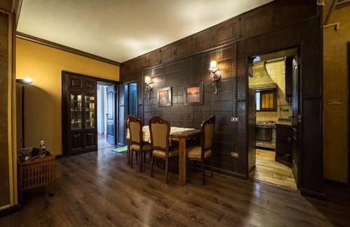 Maadi Apartment | 5-min Walk To Nile l Stylish 2 Brs.lDowntown Maadi