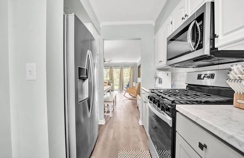 West Panama City Beach Condo | 5 min walk to beach | PetsOK | Beach Amenities | WiFi, Close Parking and no elevators