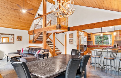 Breckenridge Heights House | 5 mins to Breck, Mtn View, Hikes Galore!