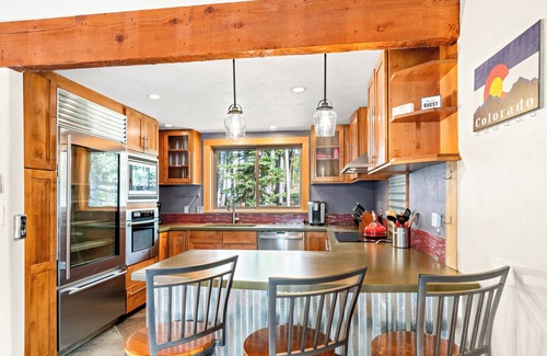 Breckenridge Heights House | 5 mins to Breck, Mtn View, Hikes Galore!