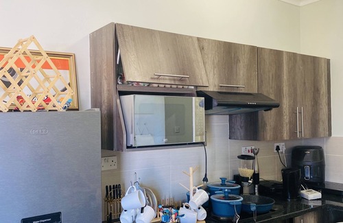 Gaborone Apartment | 5 minutes from airport.6 minutes to biggest shopping complex.Centrally located