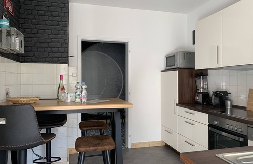 Metzingen Condo | 5 minutes from the OUTLET Large XL vacation business city family apartment for 6 guests