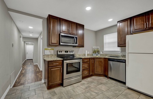 New Braunfels House | 5 minutes to downtown NB and Schlitterbahn! Cozy home