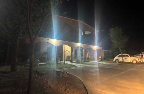 Sabinas Hidalgo Apartment | 5 minutes to the recreational Ojo de Agua , Charco del Lobo and La Turbina Park.