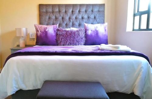 Quigney Beach House | 5 on Jameson Guesthouse