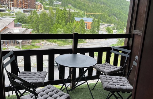 Risoul Apartment | 5-person apartment, Risoul resort, close to shops and slopes