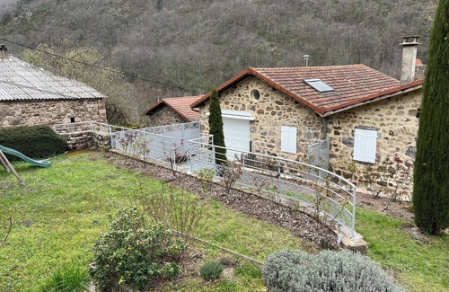 Saint-Julien-Vocance Cottage | 5-person gîte in a typical Ardèche stone house.