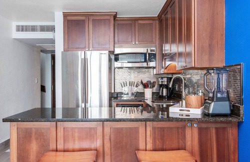 Red Hook Condo | 5★ SAPPHIRE SUNRISE-2 Story Direct Ocean Beachfront Villa- Luxe Reno!