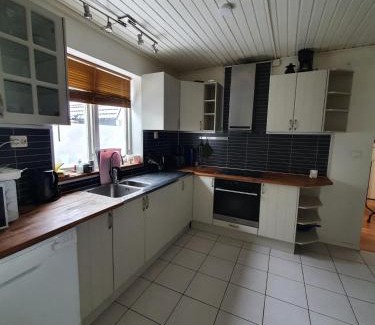 Centrum Villa | 5 sovrum 9 bäddar 12 sovplatser