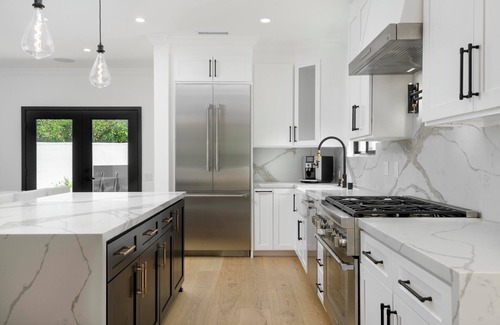 Bel Air House | 5-Star Luxury & Exclusive Gated Villa w/ADU walkable to Beach & Trails
