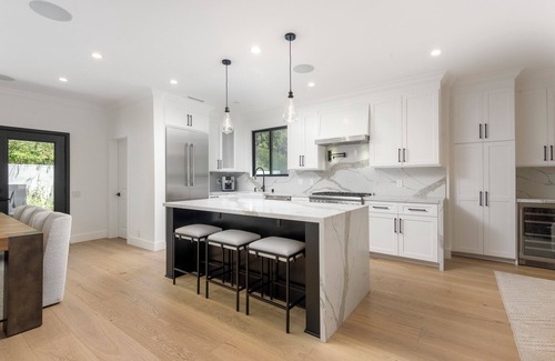 Bel Air House | 5-Star Luxury & Exclusive Gated Villa w/ADU walkable to Beach & Trails