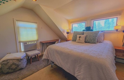 Trenton Hotel | 5 Suite in 1820`s house Open Hearth Inn