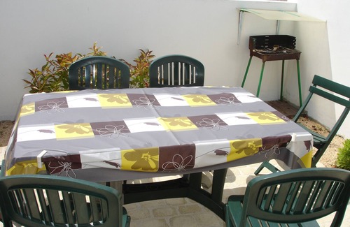 Yves House | 50 metres from the beach, comfortable house in a quiet location