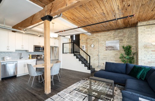 Winnipeg Condo | (501) Exchange District + Hi-End 2 Bdr+Fast WiFi (139)