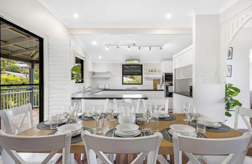 Mount Mellum House | 50kms of stunning ocean & hinterland views with pool