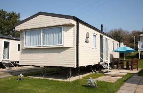 Hamworthy House | 51 Lytchett Bay View, 3 bed, Rockley Park Poole