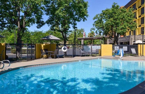 Bakersfield Hotel | 51 m² Hotel ∙ 127 guests
