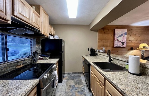 Hidden Valley Apartment | 511 Kooser Circle, Hidden Valley