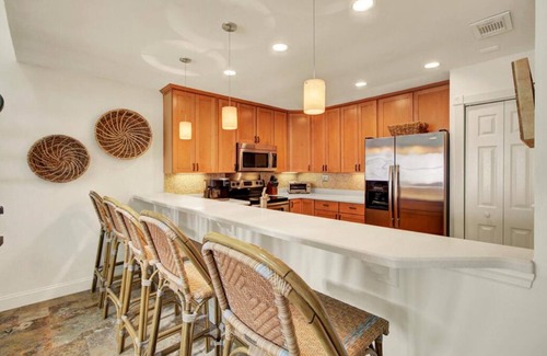 Isle of Palms House | 513 Seascape by AvantStay Oceanfront Home w/Amazing View & Community Pool