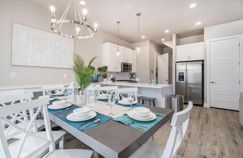 Santa Clara House | 52-53| Poolhouse Duplex in St George with 2 Pools and Hot Tubs