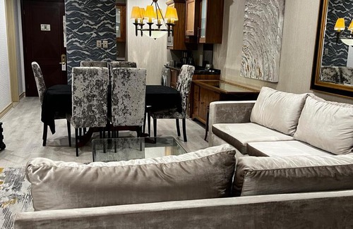 Sandown Apartment | 523 Michelangelo