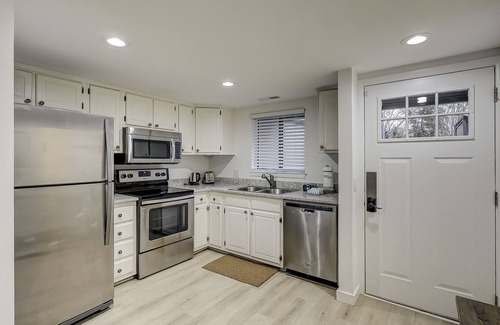 Folly Field Condo | 53 Stones Throw | Close to Beach | Putt Putt | Pool
