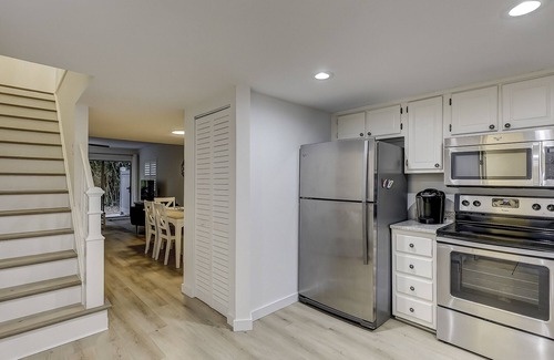 Folly Field Condo | 53 Stones Throw | Close to Beach | Putt Putt | Pool