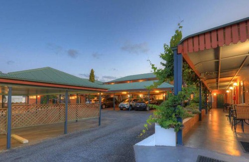 Stanthorpe Hotel | 55 m² Motel ∙ 4 bedrooms ∙ 6 guests