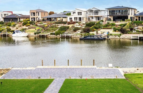 Nangkita House | 5B Blanche Parade, Hindmarsh Island