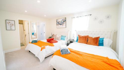 Falls Church House | 5BR & 4BA Lovely House with Beautiful Backyard in VA