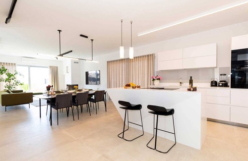 Skrip Villa | 5BR/5BA Sanctuary for 10 with Heated Pool, Waterfall, and jaccuzzi