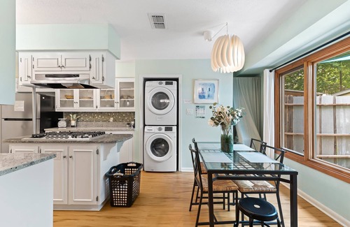University Hills House | 5BR Double Unit On Creek - LARGE YARD - Sleeps 12