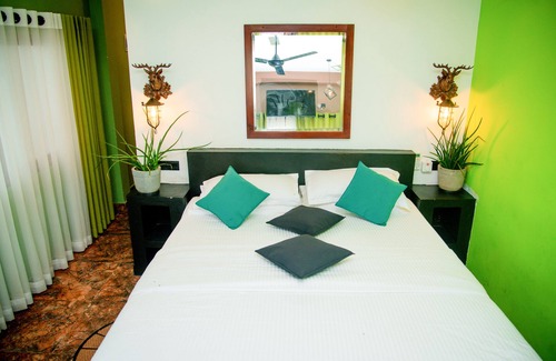 Dadugama Hotel | 5km away from Katunayka Airport Expressway! with Amazing Lagoon Food