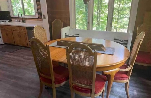 Bellville Apartment | 6-bedroom cabin just 2 miles from Mohican River