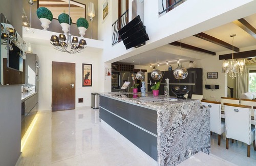 Pedreguer House | 6 bedroom country villa with large private gardens and pool.Aircon, WIFI