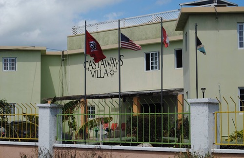 Duncans House | 6-bedroom half house in Duncans Bay with AC, Security and manager on duty 24/7