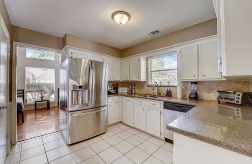 Pinehurst Of Atascocita House | 6-Bedroom Sanctuary w Pool: 30 Mins Downtown PG