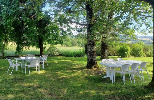 Taussac Villa | 6 bedroom villa with swimming pool in a 2000 m² enclosed garden in Mur de Barrez