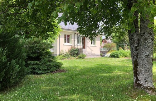 Taussac Villa | 6 bedroom villa with swimming pool in a 2000 m² enclosed garden in Mur de Barrez